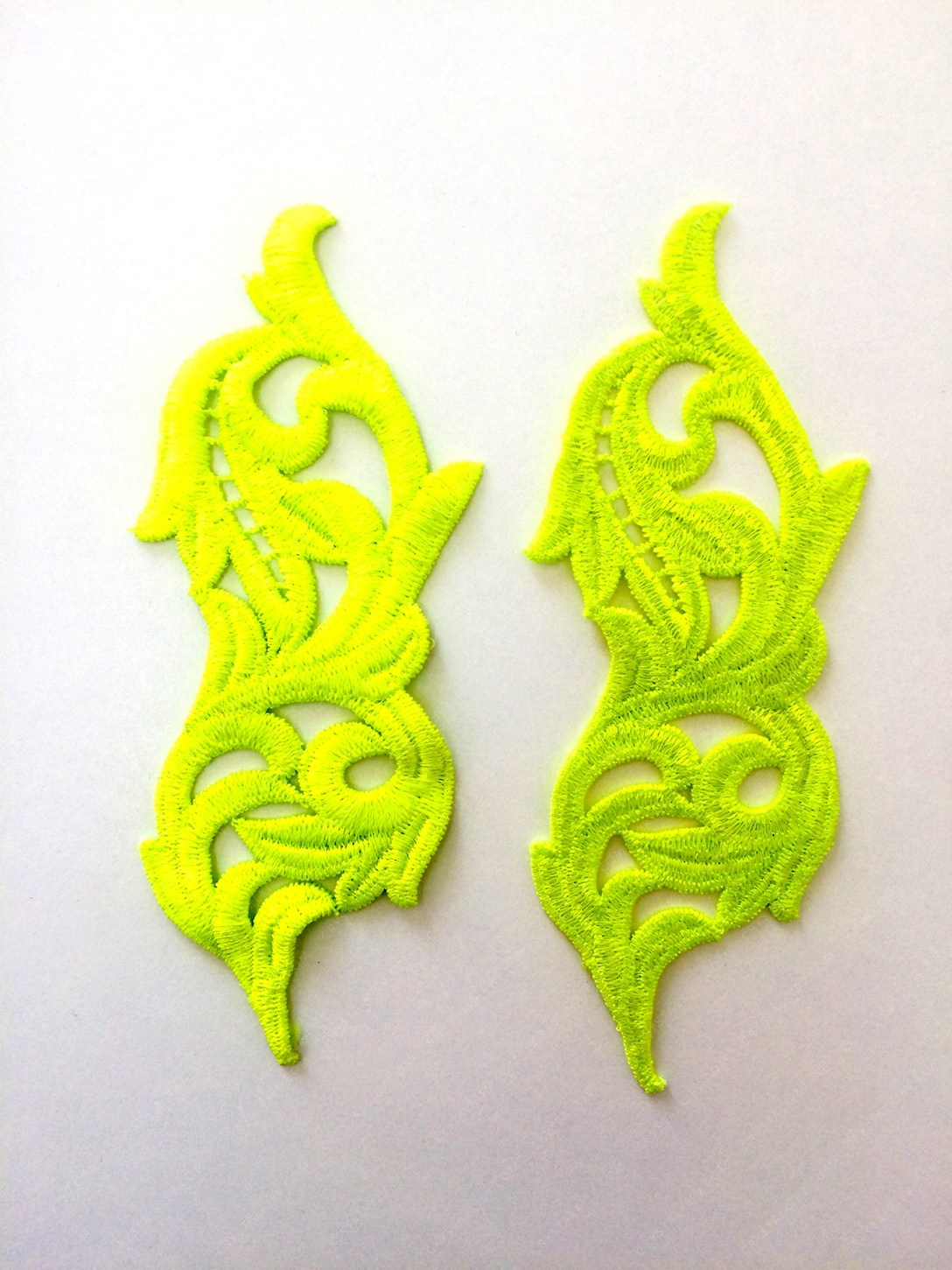Мереживний лейс Yellow Neon 16х6см №47